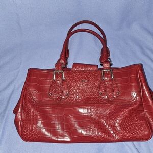 Elegant Red Crocodile-Embossed Women's Handbag